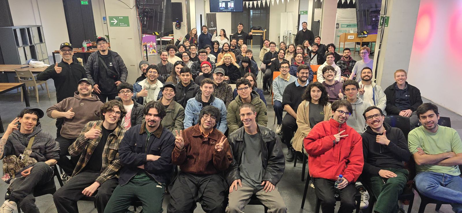 [gente feliz @ nuestro primer evento]